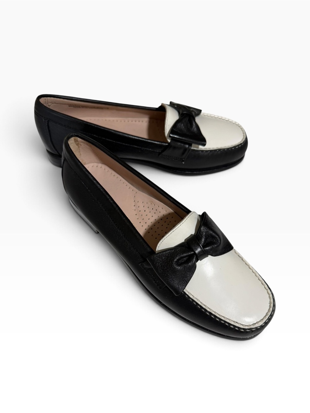Vintage Bass x Rachel Antonoff "Alice" Bow Two-Tone Weejuns Loafers - Size 8